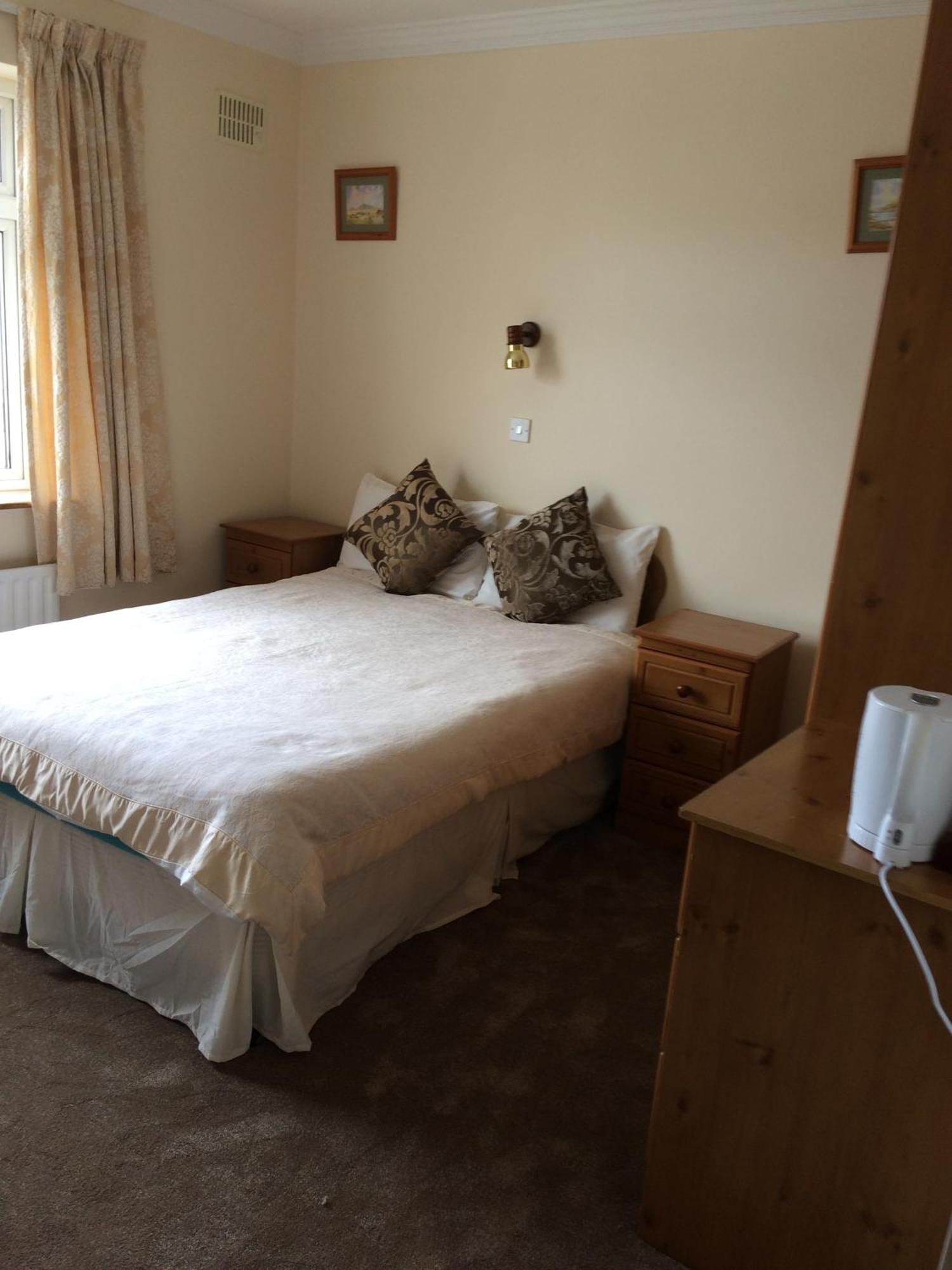 Seashore Lodge Guesthouse غالواي المظهر الخارجي الصورة